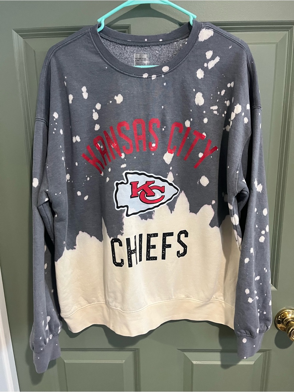 Kansas City Chiefs Bleached Crewneck Sweatshirt - Gray/Cream